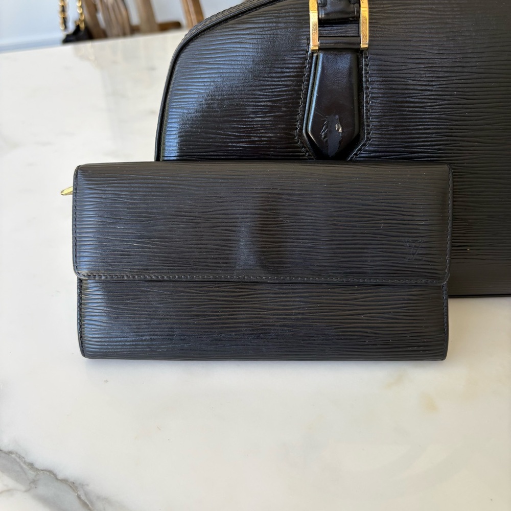 Louis Vuitton Epi Jasmin Tote and Wallet Set - Picture 5 of 13